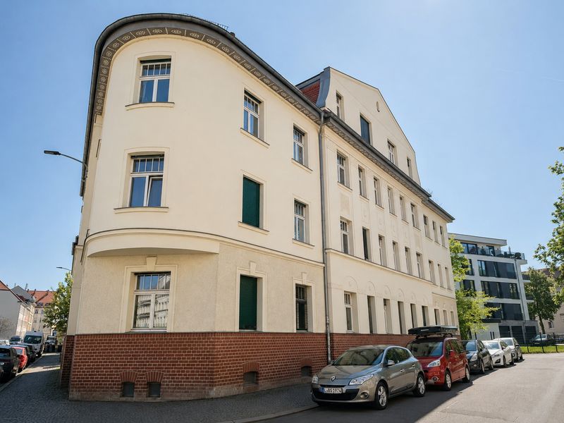 Denkmalcharme auf 86 m² | 3 Zimmer, Balkon & Fußbodenheizung in familienfreundlicher Lage